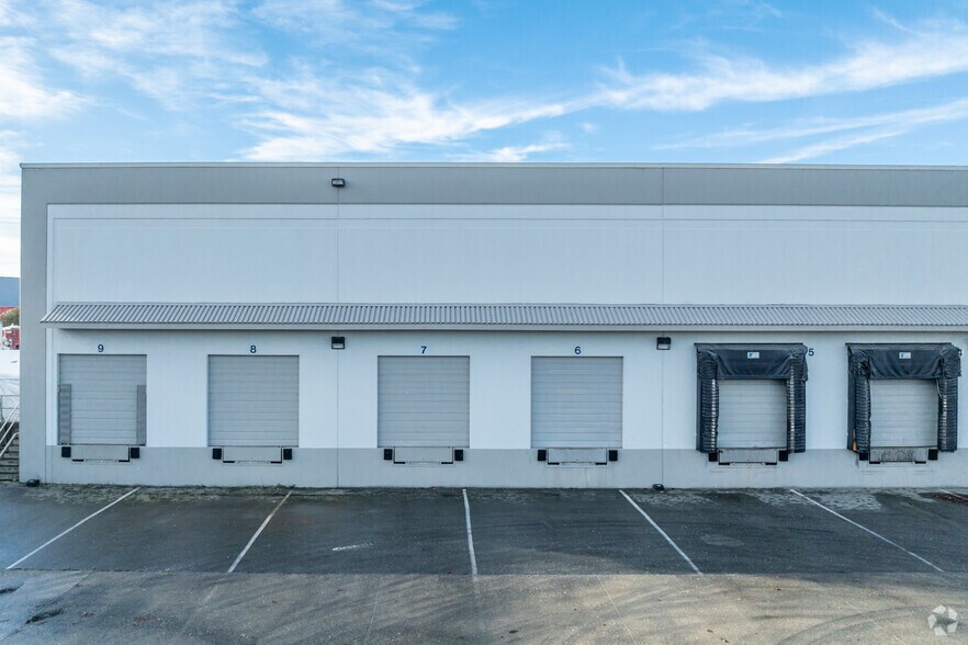 720 Eaton Way, Delta, BC à louer - Photo du bâtiment - Image 3 de 4