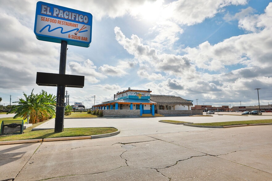 3302 Shaver St, Pasadena, TX for lease - Building Photo - Image 2 of 18