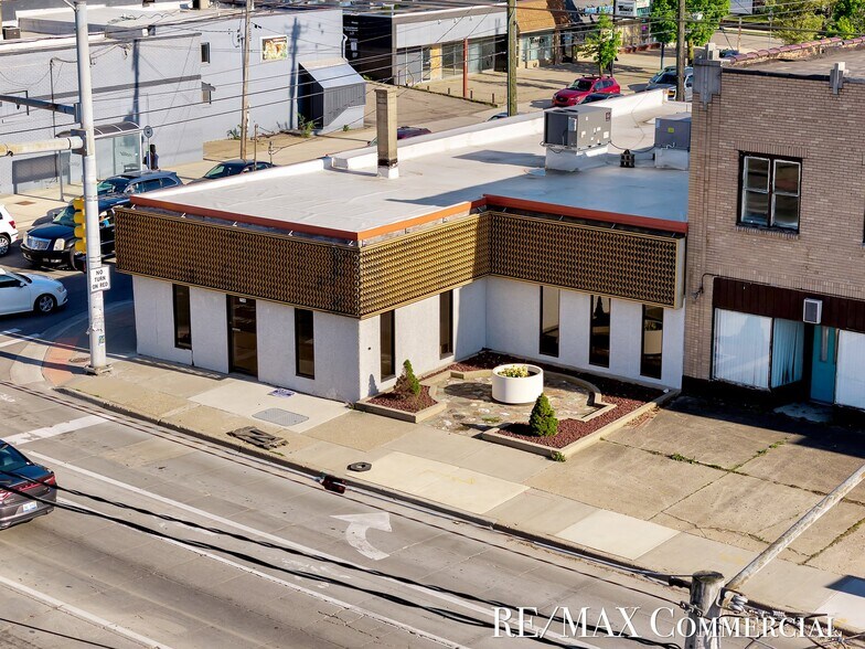 758 Burton St SE, Grand Rapids, MI à vendre - Photo du bâtiment - Image 2 de 50
