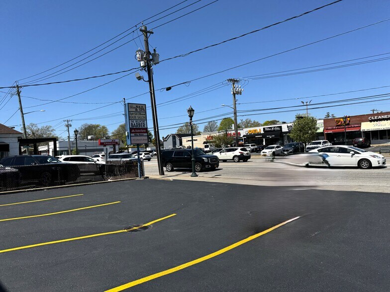 2694-2698 Merrick Rd, Bellmore, NY à louer - Photo du bâtiment - Image 2 de 7