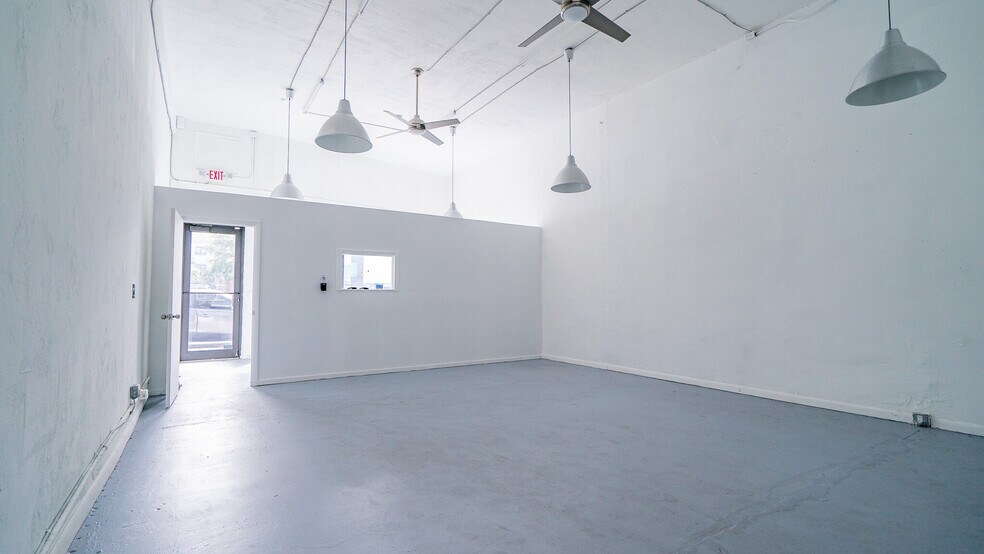 101-119 NE 54th St, Miami, FL à louer - Photo du bâtiment - Image 3 de 11