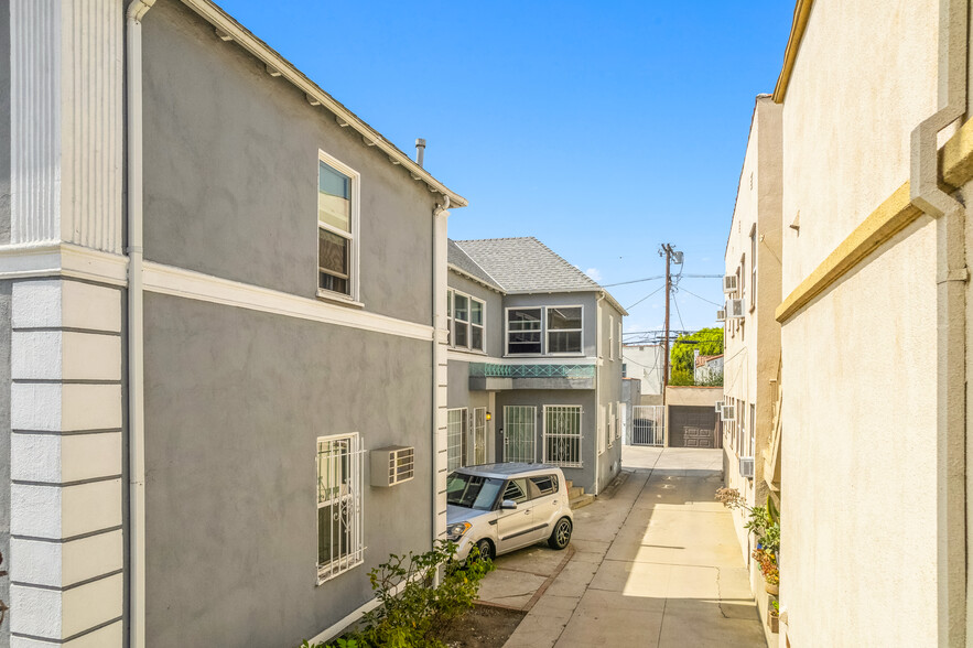 329 N Gardner St, Los Angeles, CA for sale - Building Photo - Image 3 of 12