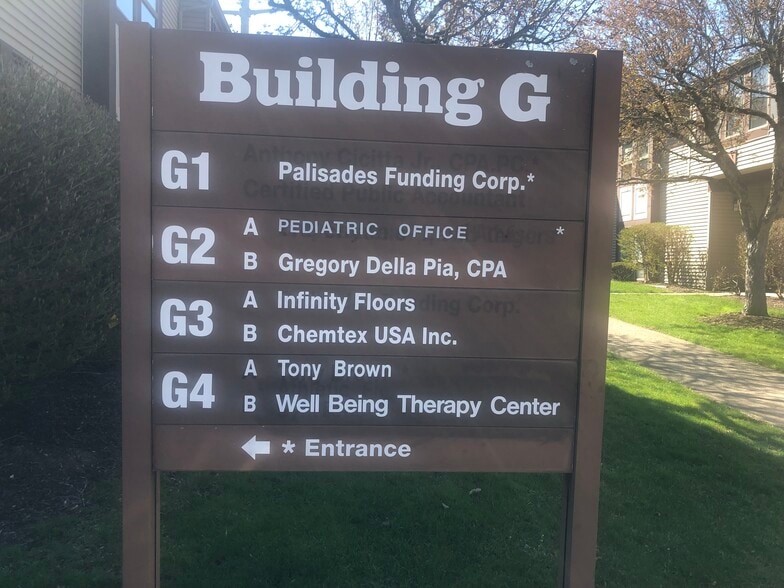 150 River Rd, Montville, NJ à vendre - Photo du bâtiment - Image 2 de 6