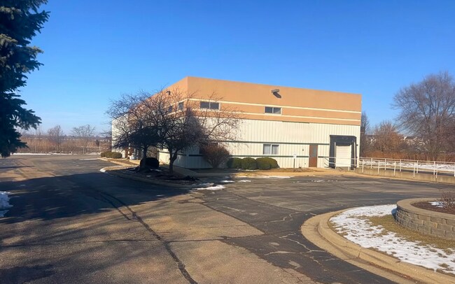 More details for 172 Kirkland Cir, Oswego, IL - Industrial for Lease