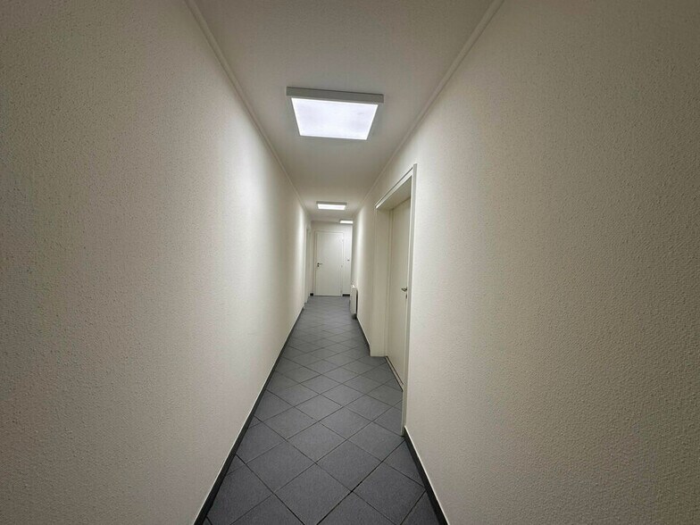Office in Strasbourg for lease - Interior Photo - Image 3 of 5