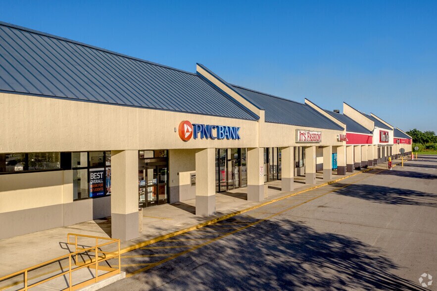 900-942 S Main St, Belle Glade, FL à louer - Photo du bâtiment - Image 2 de 5