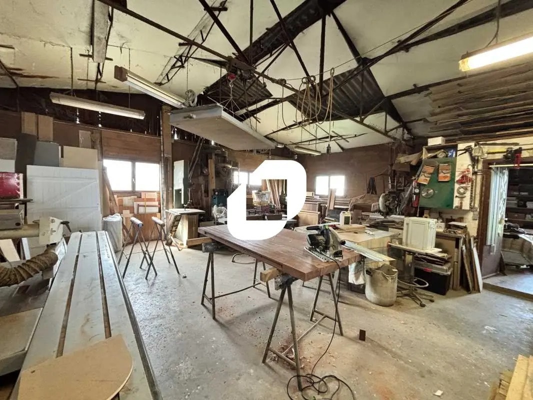 Flex in Bordeaux for sale Interior Photo- Image 1 of 4