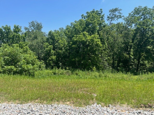 181 Broadview Rd, New Stanton, PA à vendre - Photo du bâtiment - Image 2 de 6