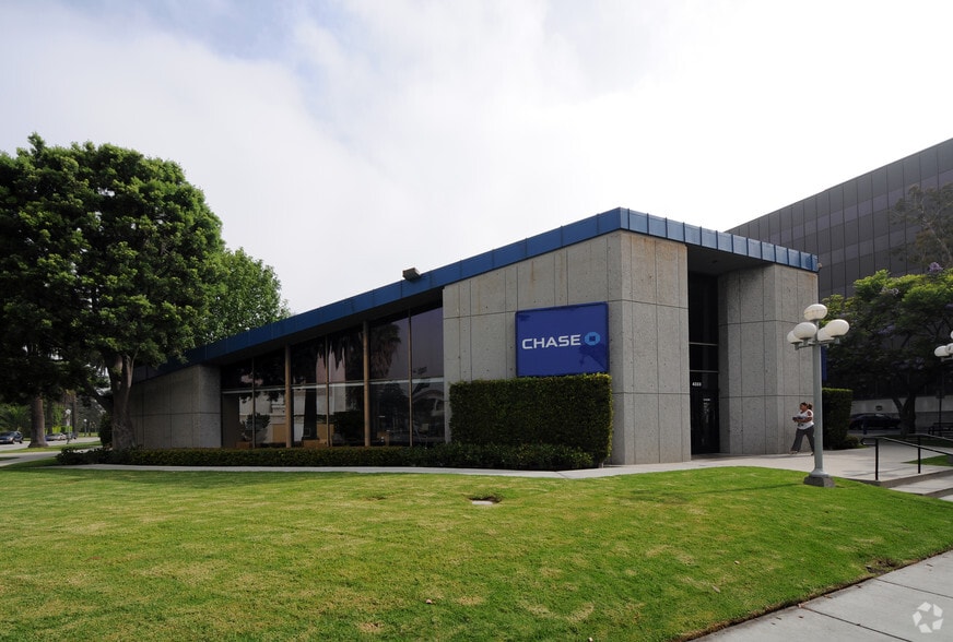 4333 Wilshire Blvd, Los Angeles, CA for sale - Building Photo - Image 3 of 6