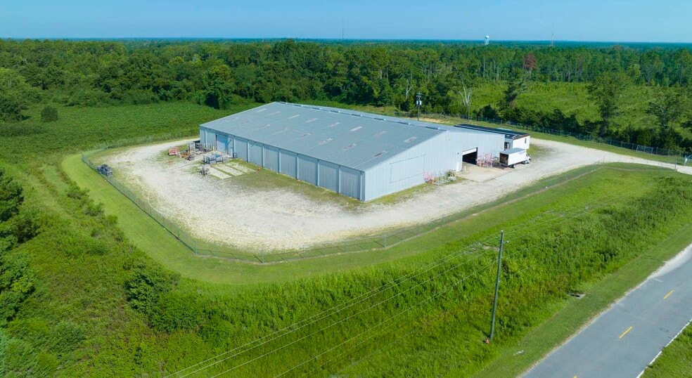 824 Mary Helen Dr, Chipley, FL for lease - Building Photo - Image 2 of 6