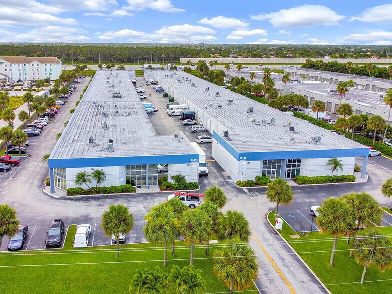 16115 SW 117th Ave, Miami, FL à louer - Photo du bâtiment - Image 1 de 1