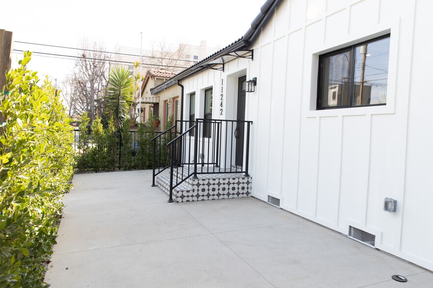 11240 Peach Grove St, North Hollywood, CA à vendre - Photo du b timent - Image 3 de 37