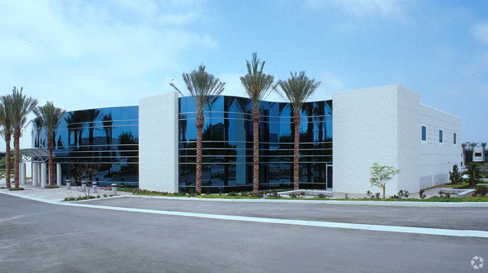 1822 Aston Ave, Carlsbad, CA à louer - Photo du bâtiment - Image 2 de 3