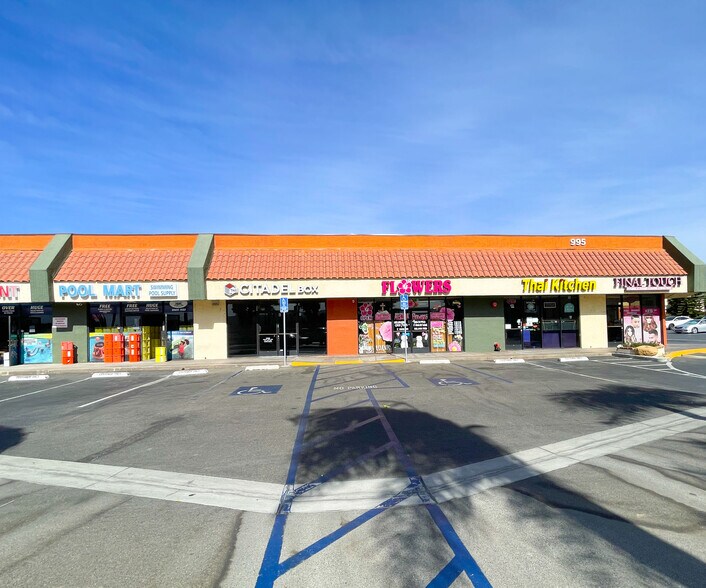 995 E Los Angeles Ave, Simi Valley, CA for lease - Building Photo - Image 2 of 8