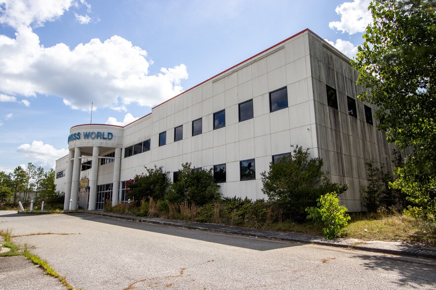 110 New Life Fitness Dr, Columbia, SC for sale - Building Photo - Image 2 of 8