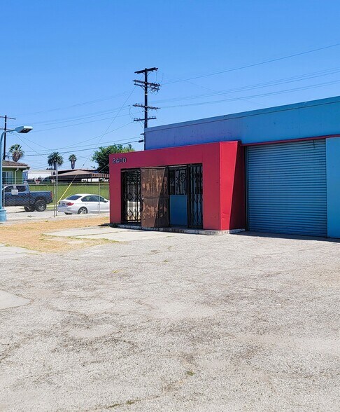 2400 W Florence Ave, Los Angeles, CA à vendre - Photo du bâtiment - Image 2 de 10