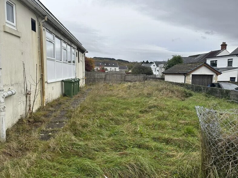 5 Derwen Rd, Ystradgynlais à vendre - Photo du bâtiment - Image 3 de 14