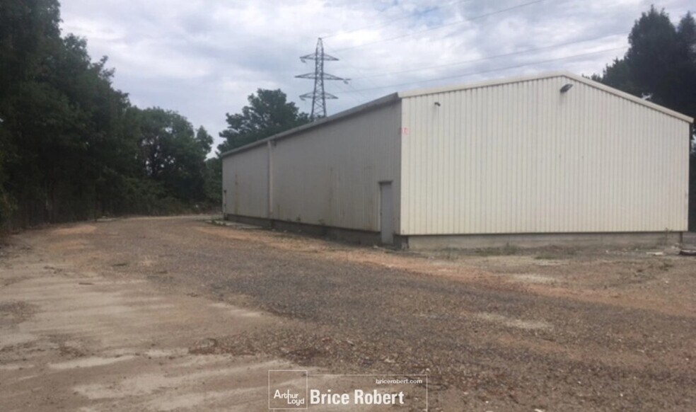 Industrial in Lozanne for sale - Building Photo - Image 2 of 3