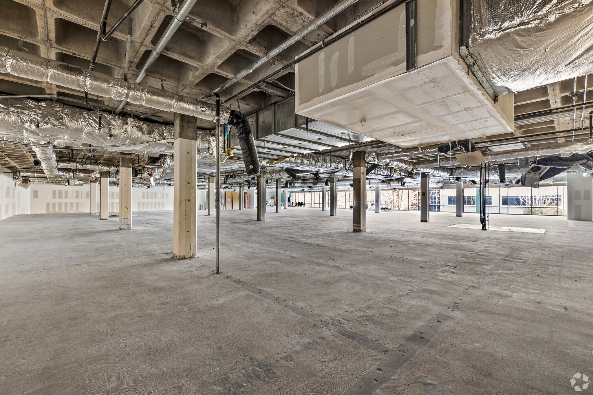 2625 Townsgate Rd, Westlake Village, CA à louer Photo du bâtiment- Image 1 de 8