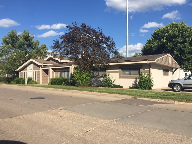 1075 Rockford Rd SW, Cedar Rapids, IA for sale - Primary Photo - Image 1 of 2