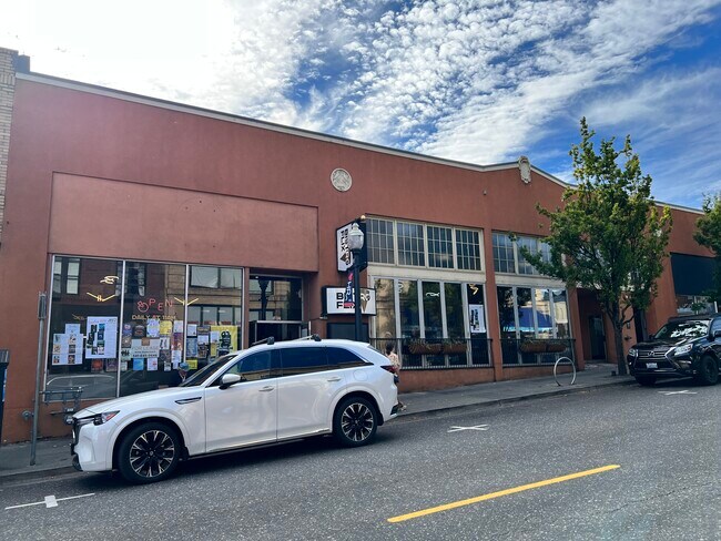 Plus de détails pour 107 Oak St, Hood River, OR - Local d'activités à louer