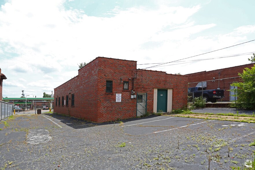 6717 Olive Blvd, Saint Louis, MO à louer - Photo du bâtiment - Image 2 de 2