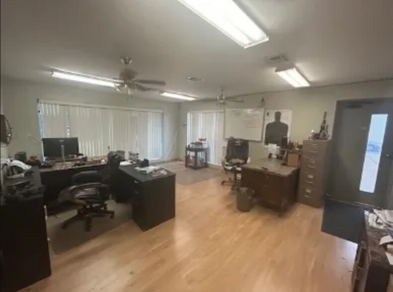 101 S 16th St, Waco, TX for lease - Building Photo - Image 2 of 2