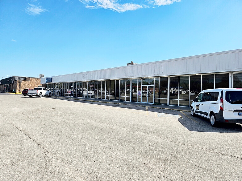 1314-1318 N Main St, Mcpherson, KS for lease - Building Photo - Image 2 of 8