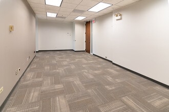 1821 Walden Office Sq, Schaumburg, IL for lease Interior Photo- Image 1 of 8