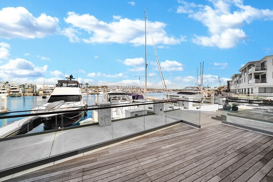 2210-2280 Newport Blvd, Newport Beach, CA à louer - Photo du bâtiment - Image 2 de 16