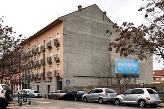 Plus de détails pour Multi-résidentiel à vendre