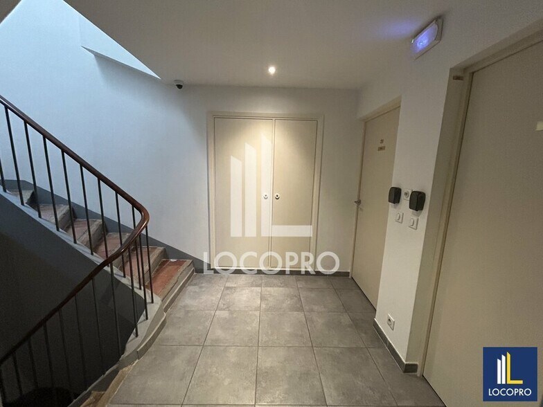Flex in Cannes for sale - Lobby - Image 3 of 11