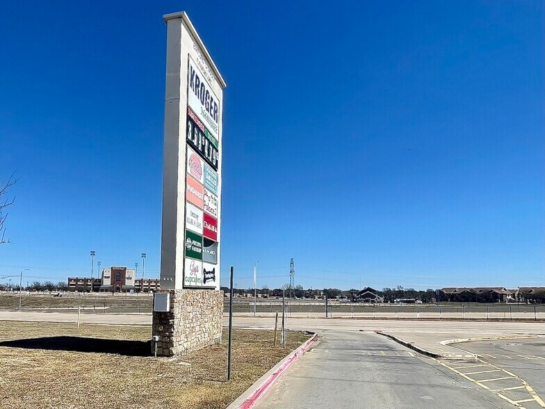 900 State Highway 360, Mansfield, TX à vendre - Photo du bâtiment - Image 3 de 10