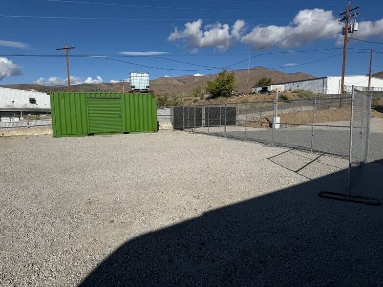 25 Bruce Way, Mound House, NV à louer - Photo du bâtiment - Image 2 de 6