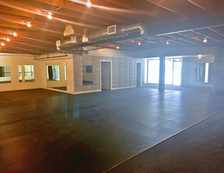 1139 Fair Oaks Ave, Pasadena, CA à vendre - Photo du bâtiment - Image 2 de 7