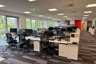 23 Springfield Lyons Appr, Chelmsford for lease Interior Photo- Image 2 of 3