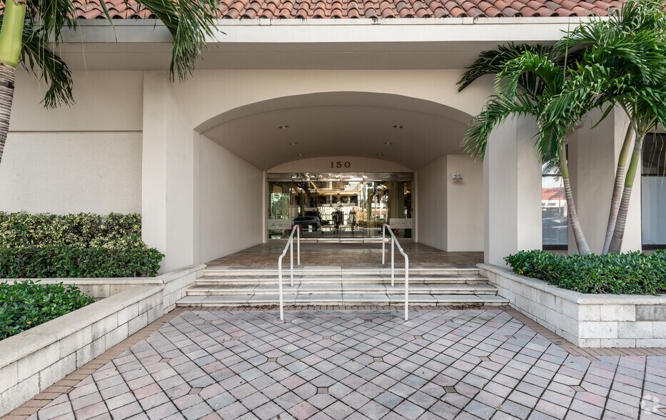 150 E Palmetto Park Rd, Boca Raton, FL à louer - Photo du bâtiment - Image 3 de 8