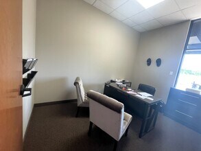 6100 W Pioneer Pky, Arlington, TX for lease Interior Photo- Image 1 of 6