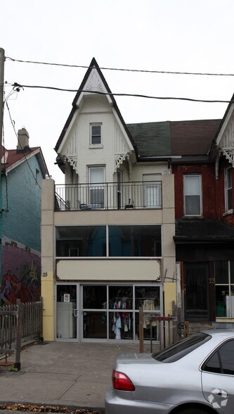 25 Kensington Ave, Toronto, ON à vendre - Photo du bâtiment - Image 2 de 2