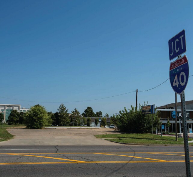 1716 S Sooner Rd, Midwest City, OK à vendre - Photo du bâtiment - Image 2 de 4