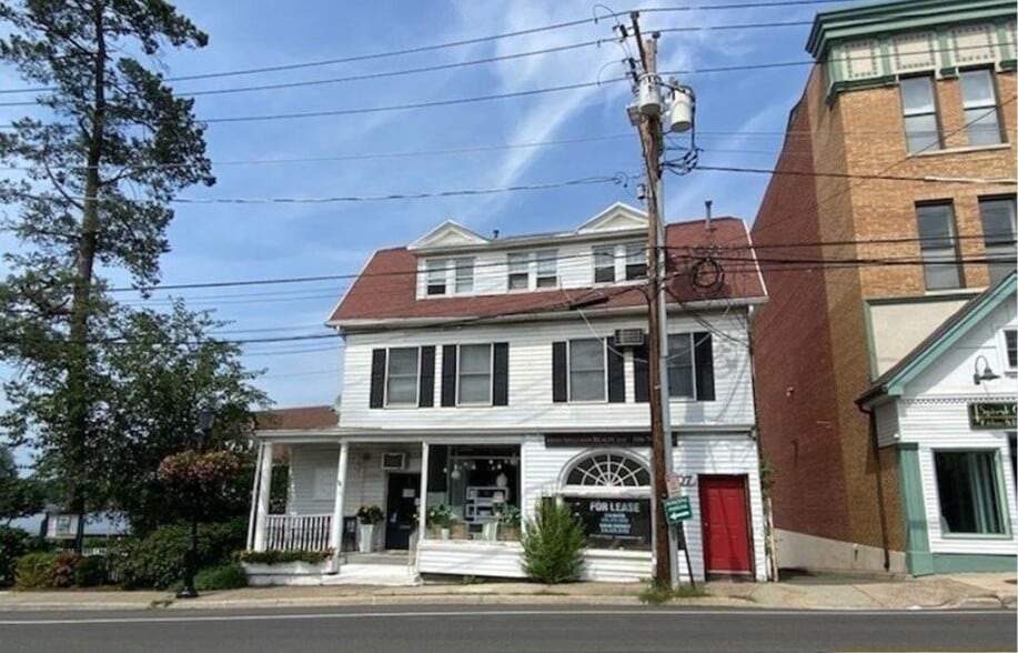 307 Main St, Port Washington, NY à louer - Photo du bâtiment - Image 2 de 8