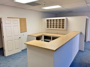 330 Tres Pinos Rd, Hollister, CA for lease Building Photo- Image 2 of 6