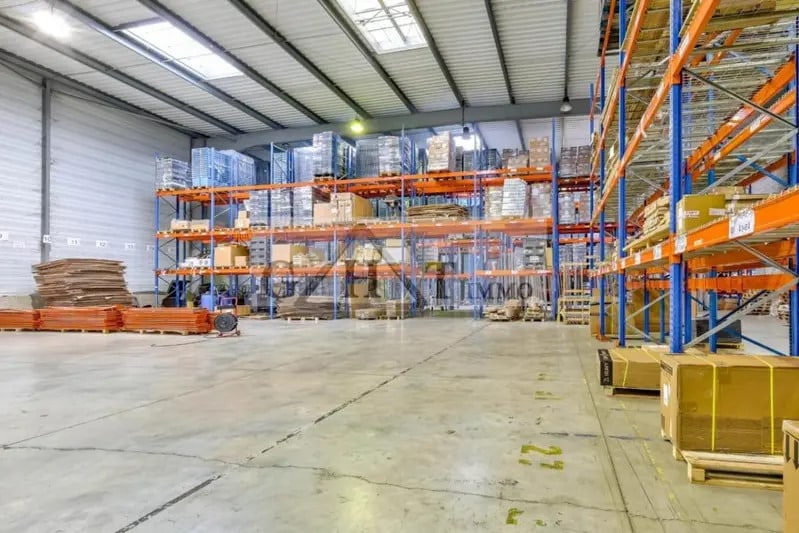 Industrial in Saint-Thibault-des-Vignes for lease Building Photo- Image 1 of 4