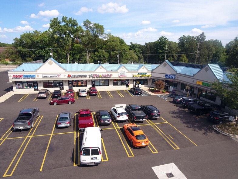 22500-22590 Telegraph Rd, Southfield, MI for lease - Building Photo - Image 2 of 3