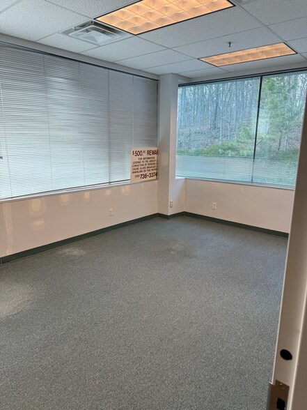 1055 Portion Rd, Farmingville, NY for lease - Building Photo - Image 2 of 10