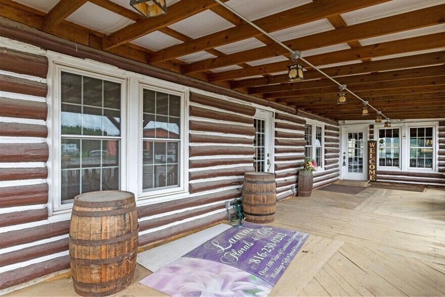 121 W US Highway 40, Odessa, MO à vendre - Photo du bâtiment - Image 3 de 20