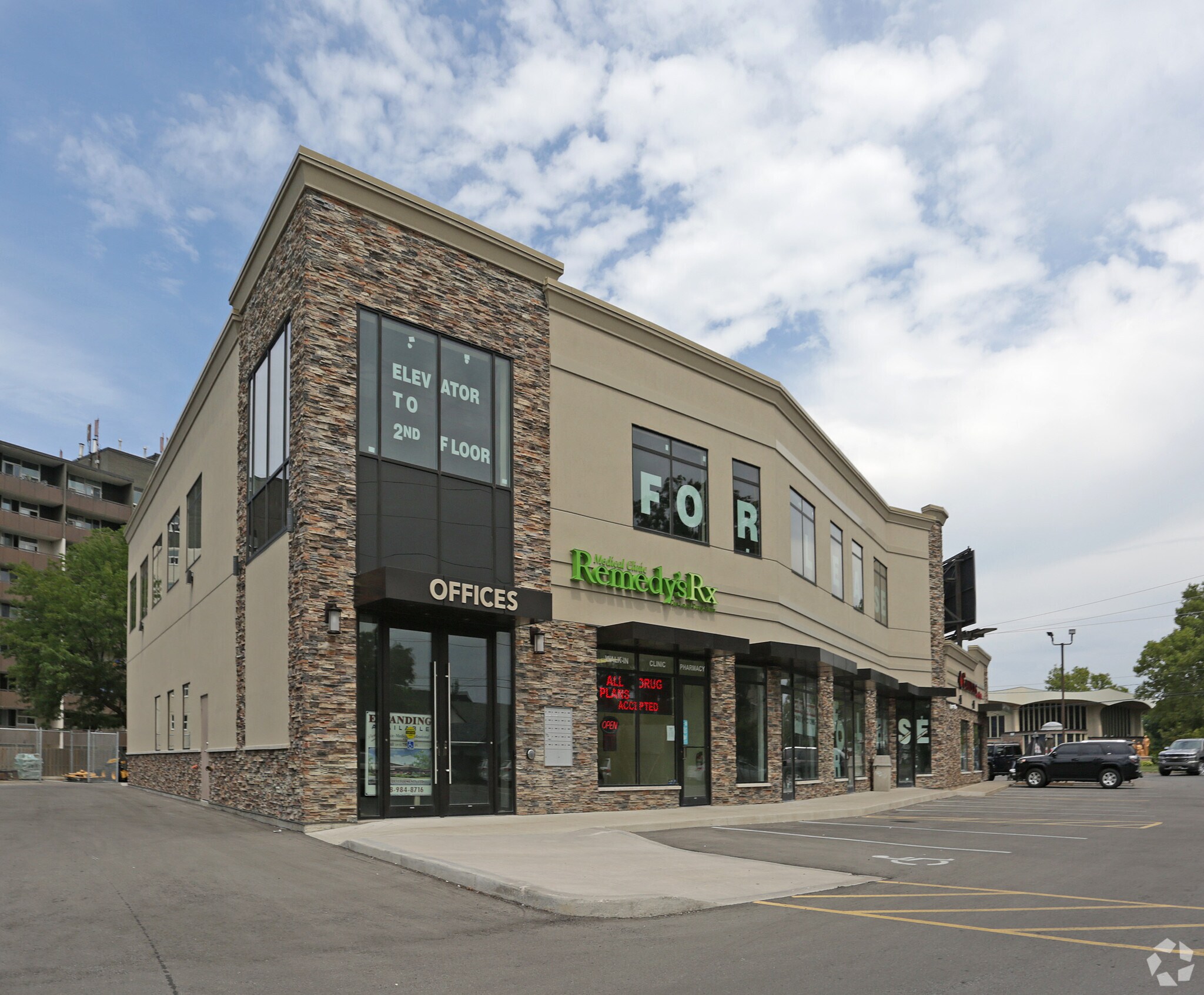 359 Carlton St, St Catharines, ON à vendre Photo principale- Image 1 de 1