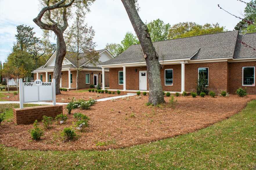 525 Folly Rd, Charleston, SC à louer - Photo du bâtiment - Image 2 de 6