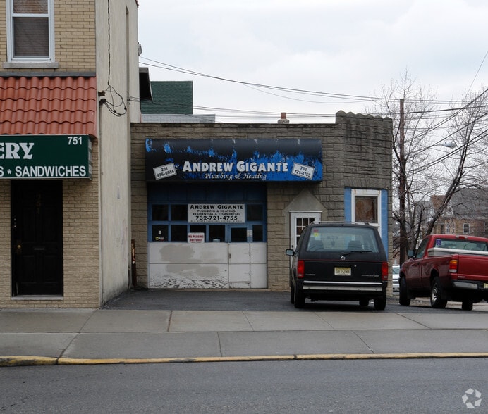 753 Jf Kennedy Blvd, Bayonne, NJ for sale - Building Photo - Image 2 of 10