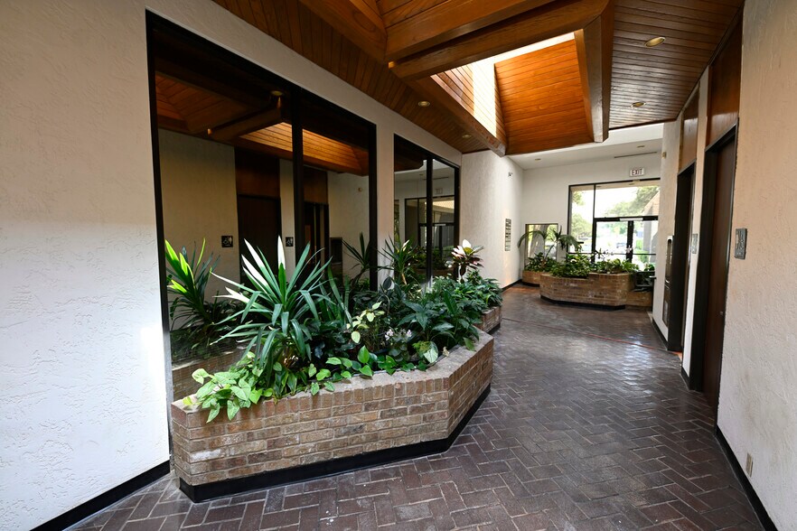 4203-4211 Gardendale St, San Antonio, TX à louer - Photo intérieure - Image 3 de 27